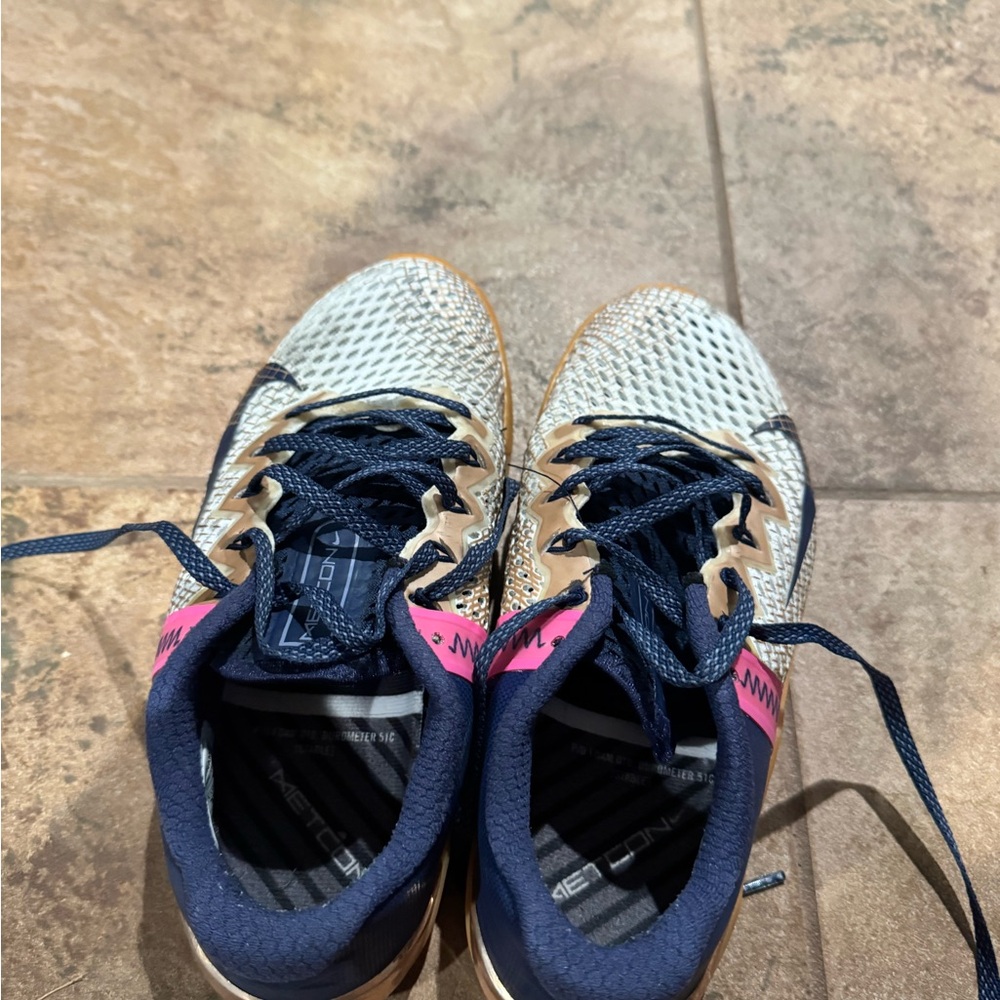 Women’s Nike Metcon 6, size 5 training/lifting shoe - Picture 3 of 5